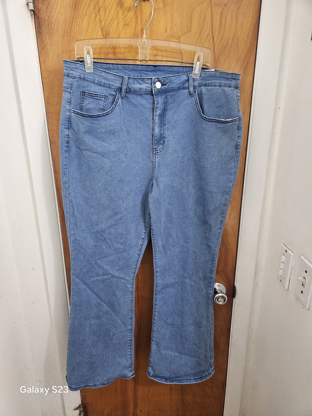 Everyday Mid-Rise Wide Leg Jeans in Light Blue